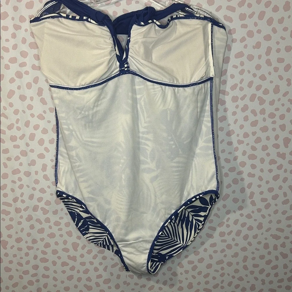 Jaclyn Smith Women's Blue and White Halter One-piece Bathing Suit Sz 18‎ Padded